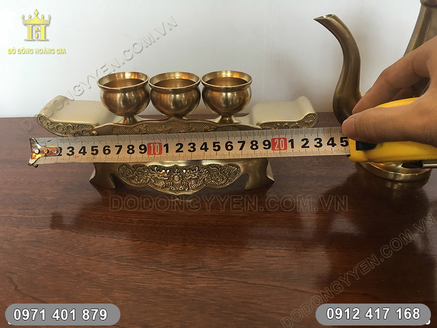bộ ấm ch&eacute;n bằng đồng b&agrave;y b&agrave;n thờ